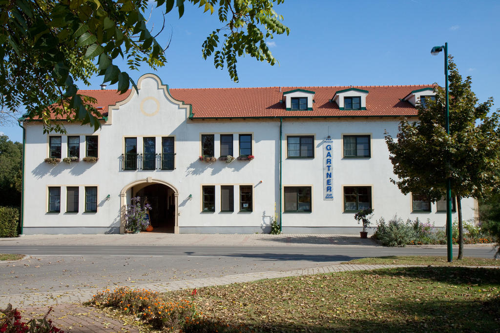 Pension Gartner Wallern im Burgenland ภายนอก รูปภาพ