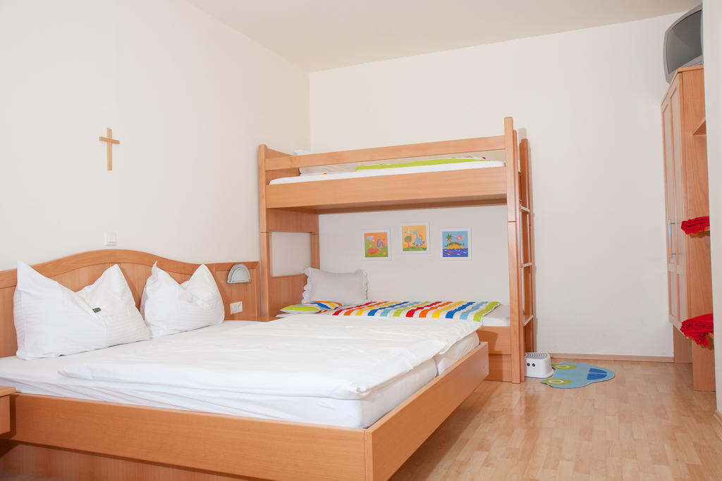 Pension Gartner Wallern im Burgenland ภายนอก รูปภาพ
