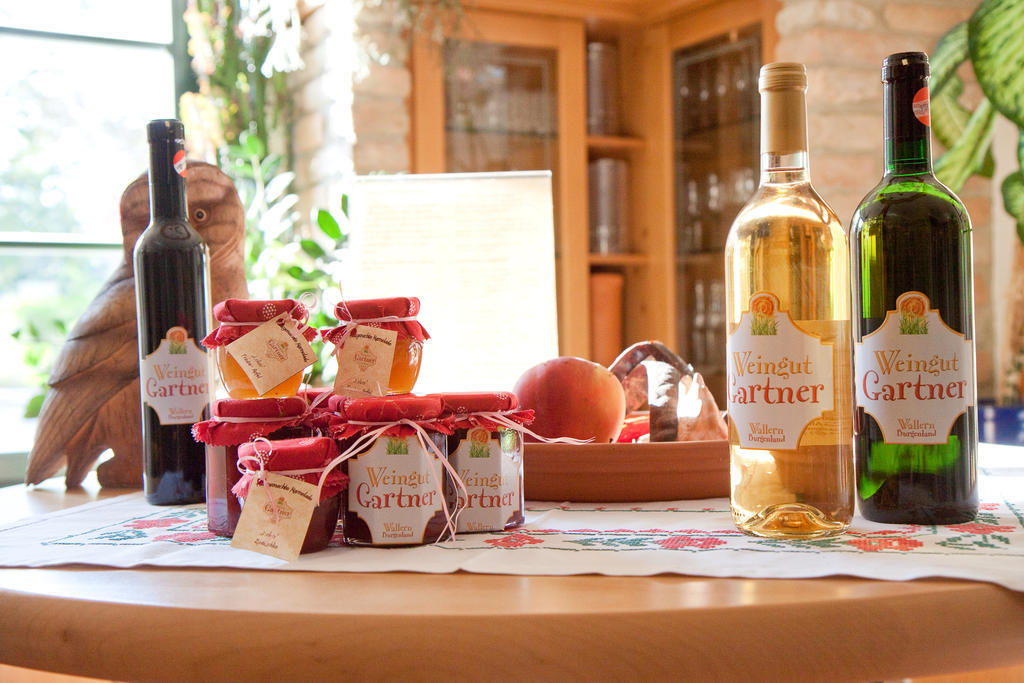 Pension Gartner Wallern im Burgenland ภายนอก รูปภาพ