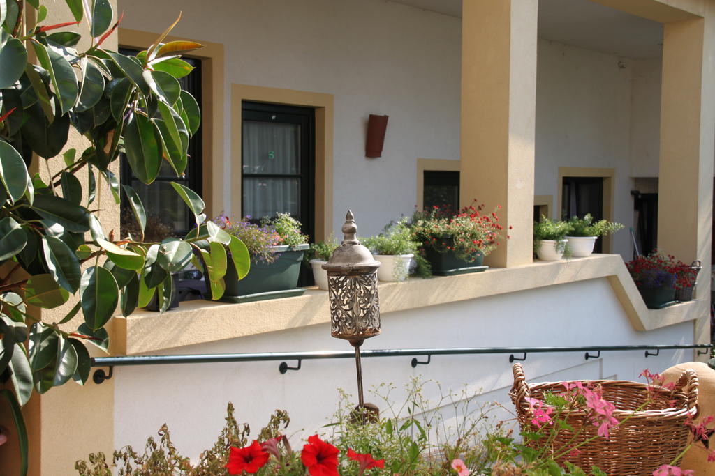 Pension Gartner Wallern im Burgenland ภายนอก รูปภาพ